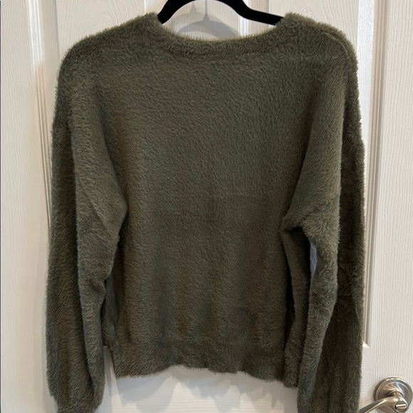 Express Green Sweater with Soft Texture - Picture 3 of 3